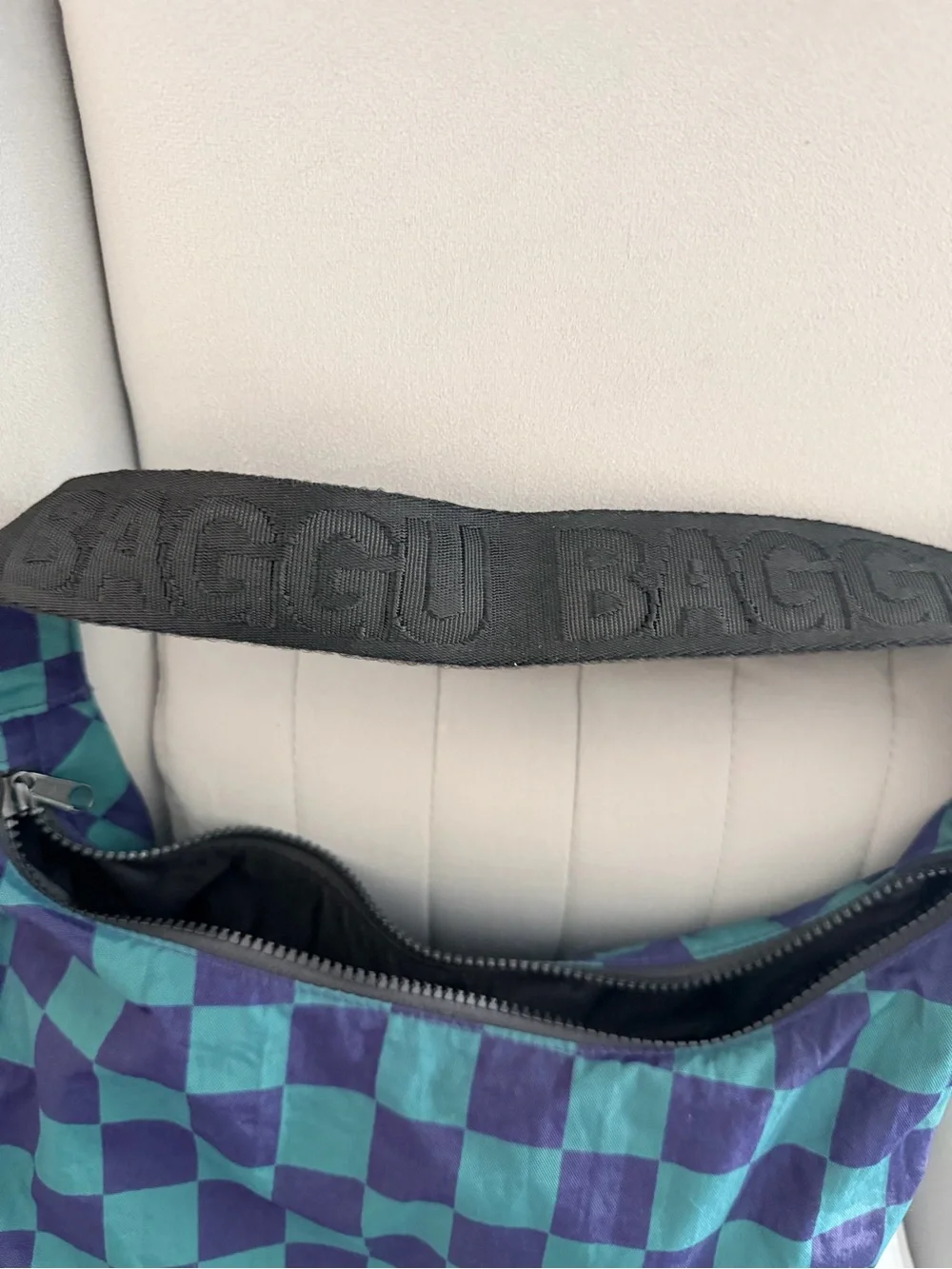 Baggu Medium Nylon Crescent Bag - Picture 2 of 3